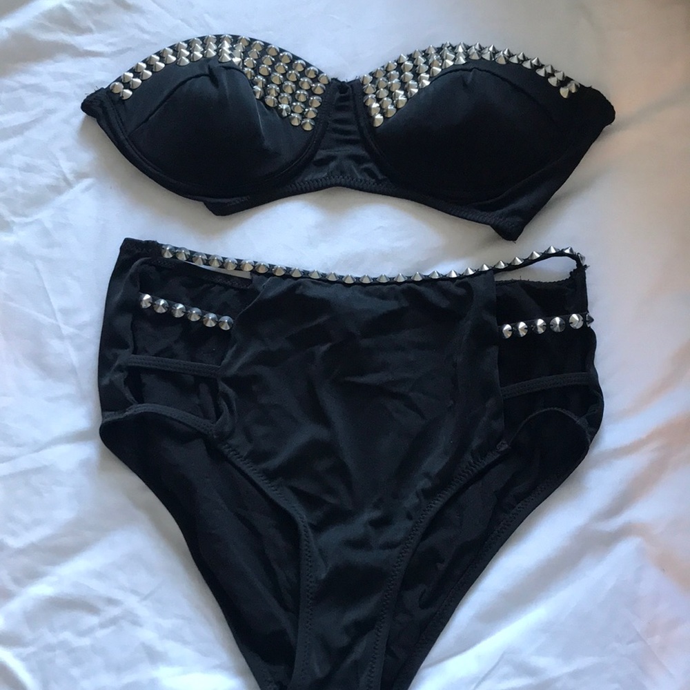 Studded two piece 👙